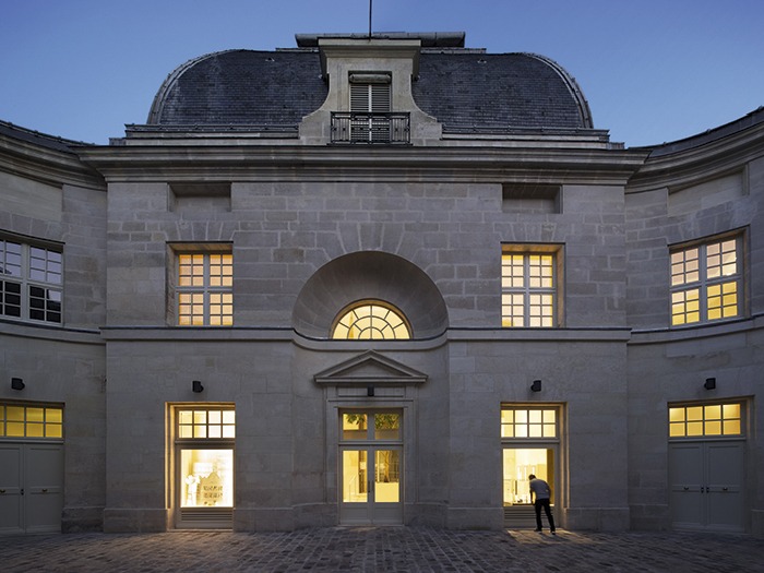 The Paris Mint, France arc
